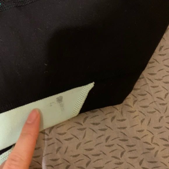 Lululemon Cropped Black leggings - Picture 7 of 9